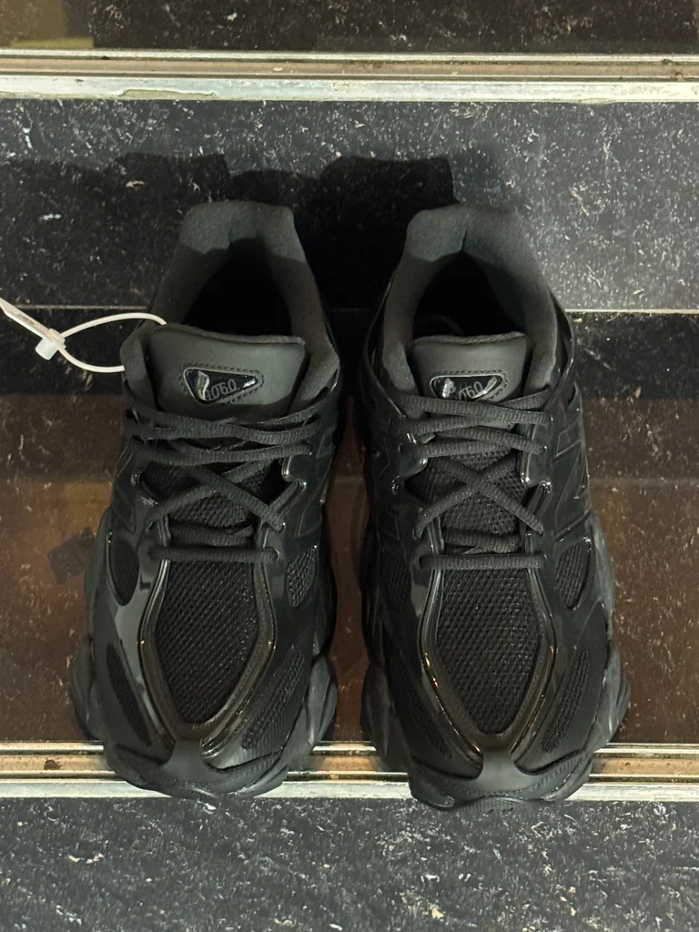 New Balance 9060X – Noir – Neuve avec boîte et étiquette – Pointure 43